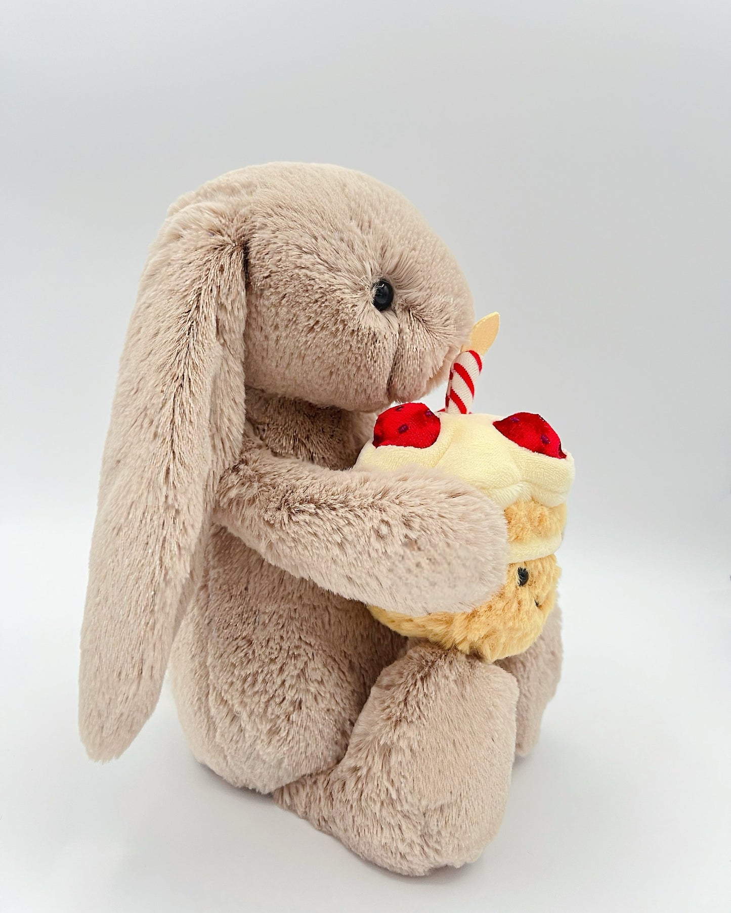 Bashful Beige Bunny 'Birthday'