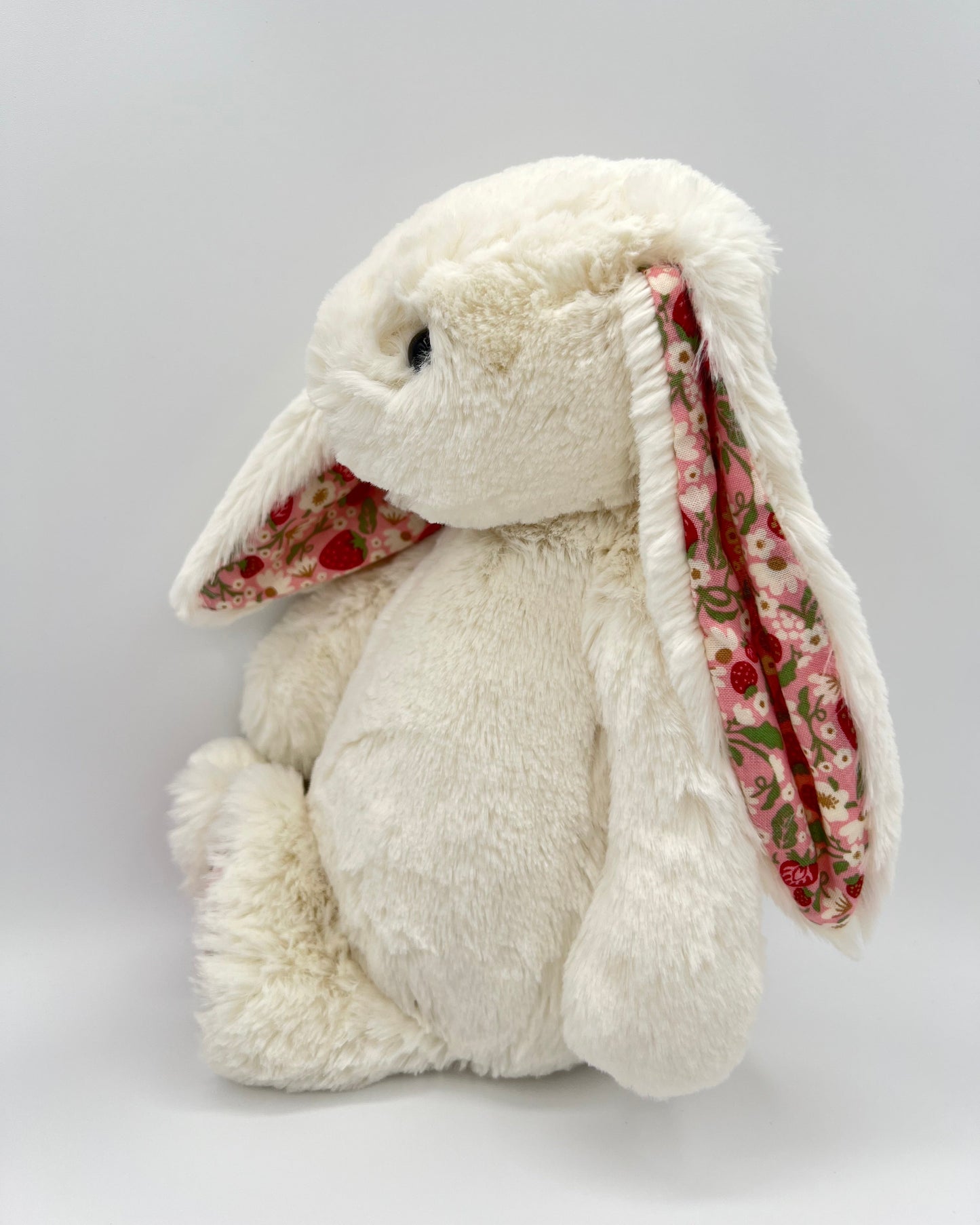 Blossom Cream Bunny 'Berry'