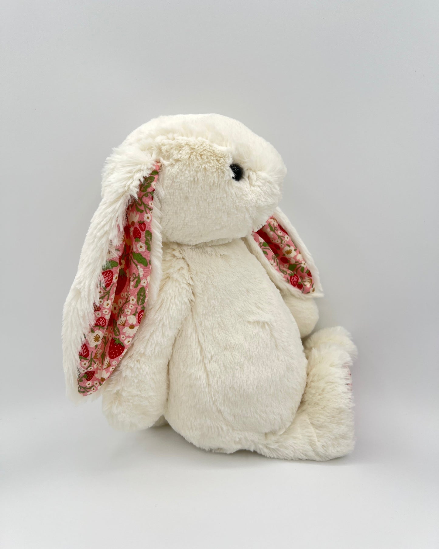 Blossom Cream Bunny 'Berry'